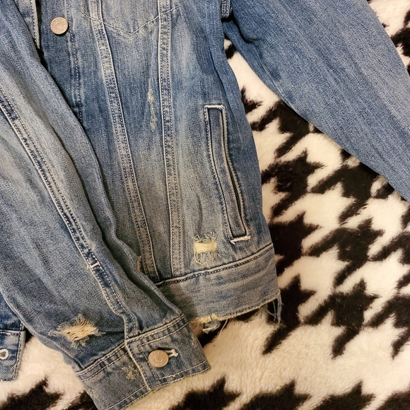 NWT Express Western Yoke Distressed Denim Trucker Jacket - Picture 6 of 7